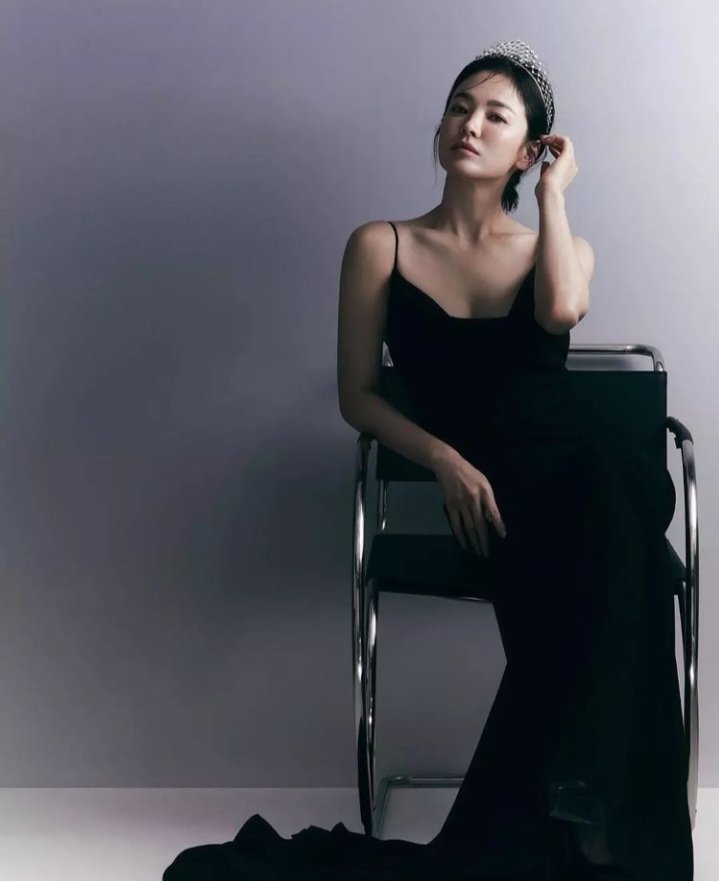 ghe0419's tweet photo. Song Hye Kyo for Chaumet ❤️
#SongHyeKyo
#Chaumet
#TheGlory 
#kyo1122 https://t.co/ONKV0N2SEP