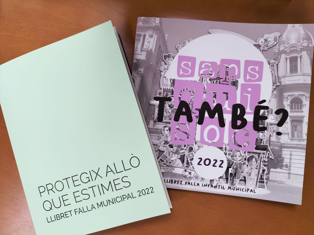 festesdeVLC's tweet photo. Hui s'han presentat a l'@AjuntamentVLC els llibrets de les falles municipals🔥. Els dos estan disponibles en la caseta-llibreria 📚de la plaça i també en la web🌐: 
Gran 👉https://t.co/t1MBFTZNts🐻‍❄️
Infantil👉 https://t.co/ux209ONuBh 🖍️🖌️
#Falles22 #FallesUnesco https://t.co/q4mFfR85rE