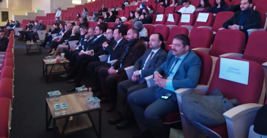 Başkanımız Ferhat Akmermer,Türkiye’nin 81 ilinde üniversitelerde gerçekleştirilecek olan ve ilki Kayseri’de düzenlenen Anatolian Business Foruma Yönetim Kurulu Üyemiz Ahmet Başkal ile birlikte katıldı.
<a href="/MUSIAD/">MÜSİAD</a> <a href="/FERHATAKMERMER/">Ferhat Akmermer</a> <a href="/AnatolianBForum/">Anatolian Business Forum</a> <a href="/ahmetbaskal/">Ahmet Başkal</a> 
#müsiad #müsiadkayseri