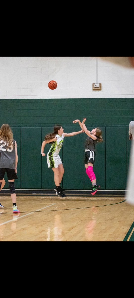 Ready to play tomorrow!! 
<a href="/PatrickDavis91/">Patrick Davis</a> 
#baller #trotters2k27 #iloveaau