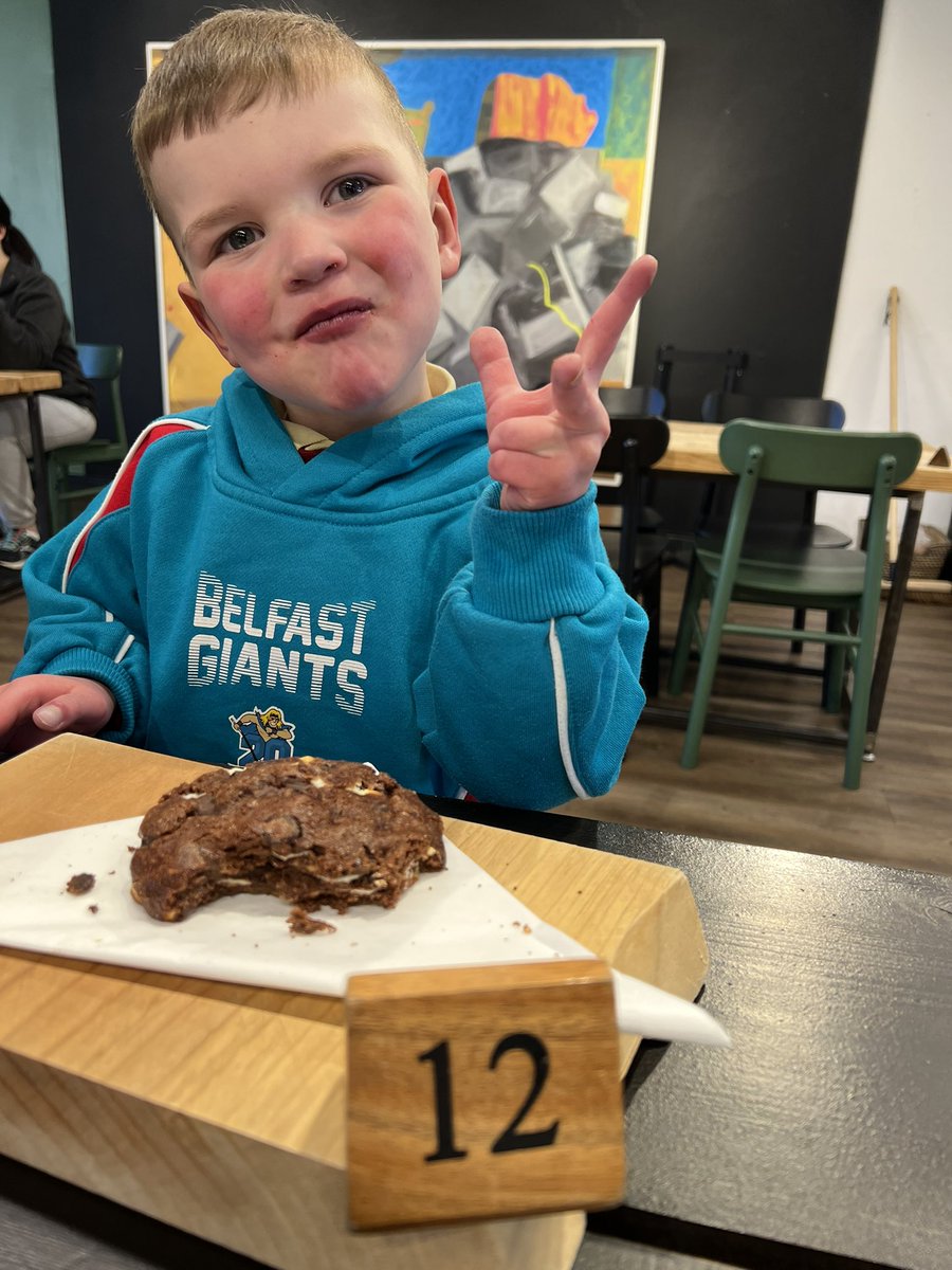 Donate4Daithi's tweet photo. @BelfastGiants Dropped in ourselves today and surprise surprise Dáithí #Piccs this table 💗 https://t.co/kXVvt9NVk3