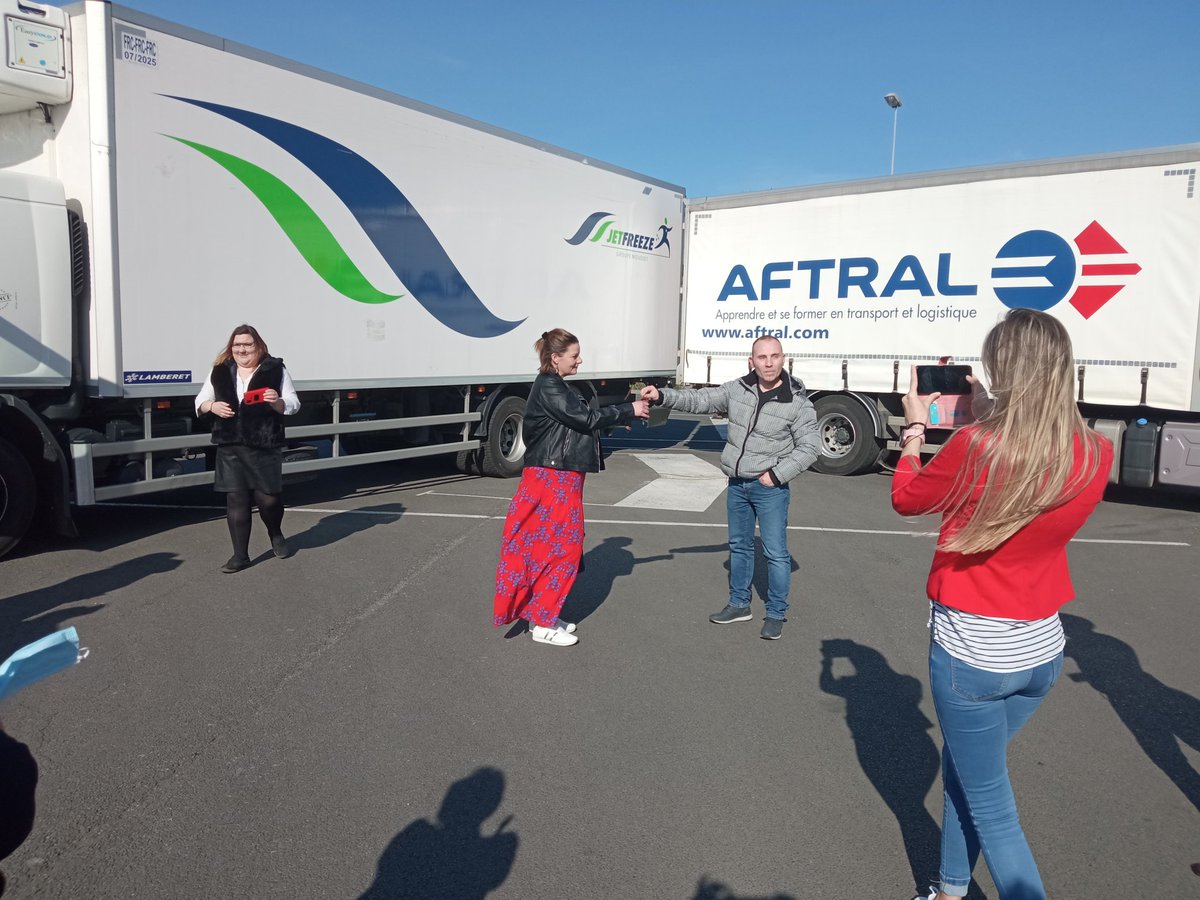 François FERNANDEZ ESTEPA (@francoisestepa) on Twitter photo Quelle belle journée, suite à la formation de chauffeur routier financée par pôle emploi, 7 femmes se voient remette les clés de leur futur outil de travail, parcours réussi!
@poleemploi_HDF
<a href="/ADECAGNY/">厦门外围/学生模特/武汉外围/青岛外围/宁波外围/南京外围/无锡外围/南通外围/郑州外围/石家庄资源</a>
<a href="/prefet59/">Préfecture de la région Hauts-de-France et du Nord</a>
@FredericDanel
<a href="/SeverineDelong/">Delong Severine</a>
<a href="/ElsaMiquel/">Miquel Elsa</a> Quelle belle journée, suite à la formation de chauffeur routier financée par pôle emploi, 7 femmes se voient remette les clés de leur futur outil de travail, parcours réussi!
@poleemploi_HDF
<a href="/ADECAGNY/">厦门外围/学生模特/武汉外围/青岛外围/宁波外围/南京外围/无锡外围/南通外围/郑州外围/石家庄资源</a>
<a href="/prefet59/">Préfecture de la région Hauts-de-France et du Nord</a>
@FredericDanel
<a href="/SeverineDelong/">Delong Severine</a>
<a href="/ElsaMiquel/">Miquel Elsa</a>