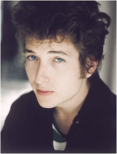 beatlesnewest's tweet photo. Are there any Bob Dylan stans here?💜 https://t.co/dKjWjR4mdC