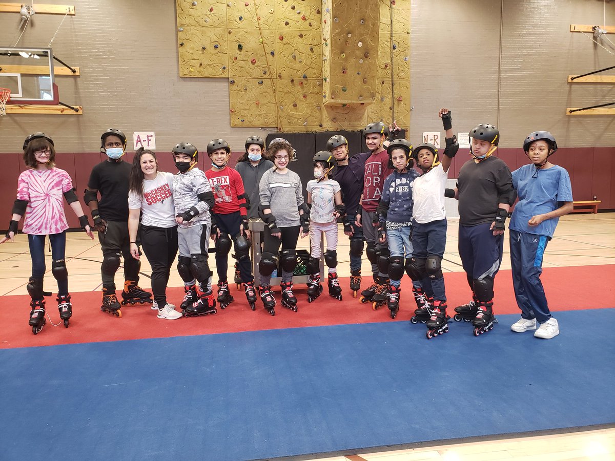 GriceliSantiago's tweet photo. I haven't posted in awhile, its been a crazy year but here we are,
Roller blading with @Miss_Portelli !!! Amazing to see how they grow and progress during PE. π
They love their Adapted PE teacher!
π€π€
@bupp63 @RMSSdol #SDOLancaster #RMSPROUD https://t.co/mrP3IiOx2c