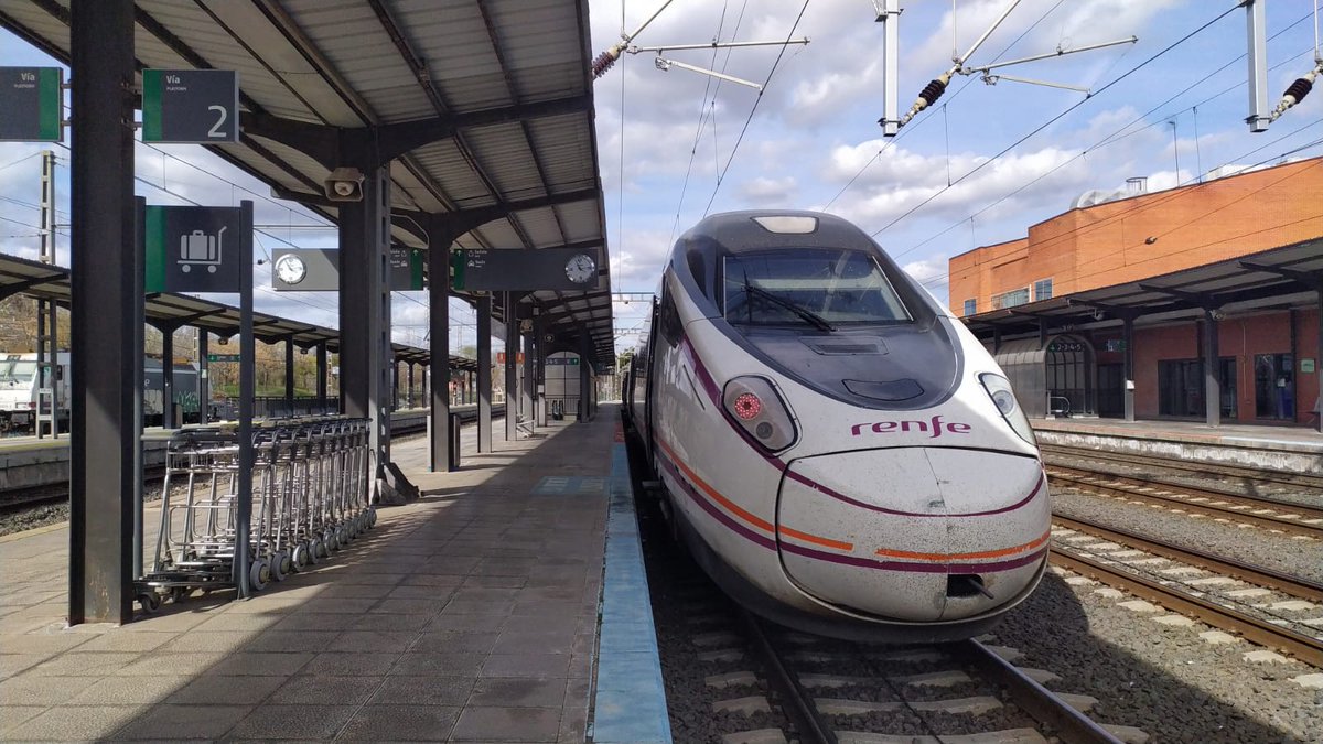 #GrupoRenfe

👥En el CGE de hoy se ha acordado la liquidación de la Prima Variable de los colectivos de Administración y Gestión, Comercial y Conducción

✅Nos mostramos satisfechos porque se verá reflejada la recuperación de circulaciones que comenzó en 2021 y culminará este año