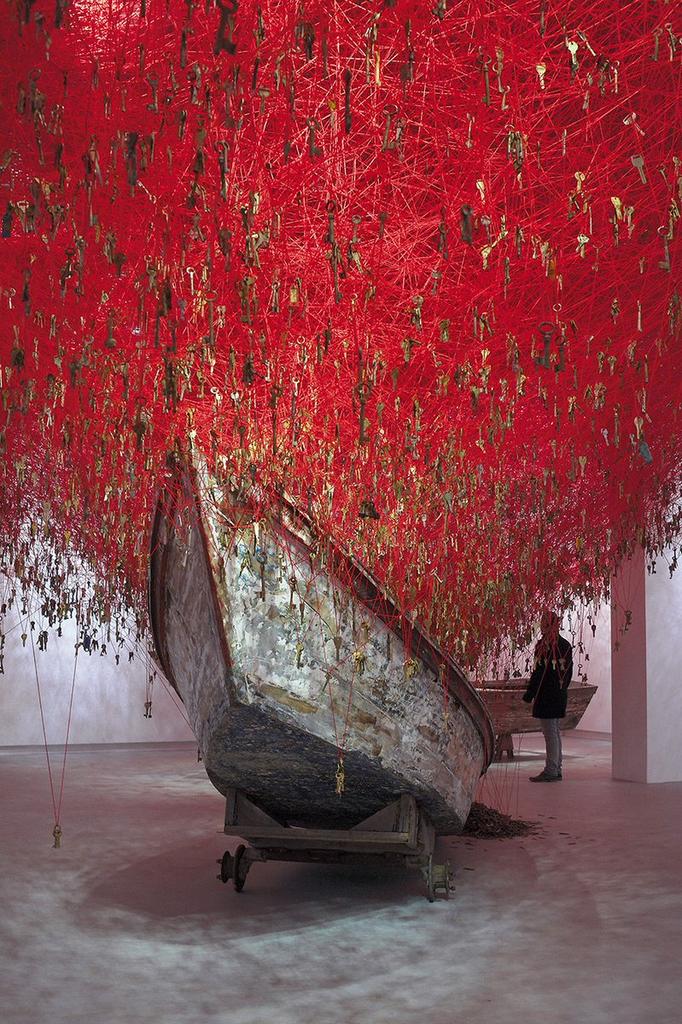 womensart1's tweet photo. Japanese installation artist Chiharu Shiota, The Key in the Hand (2015) #WomensArt https://t.co/1zO2xUj55Z