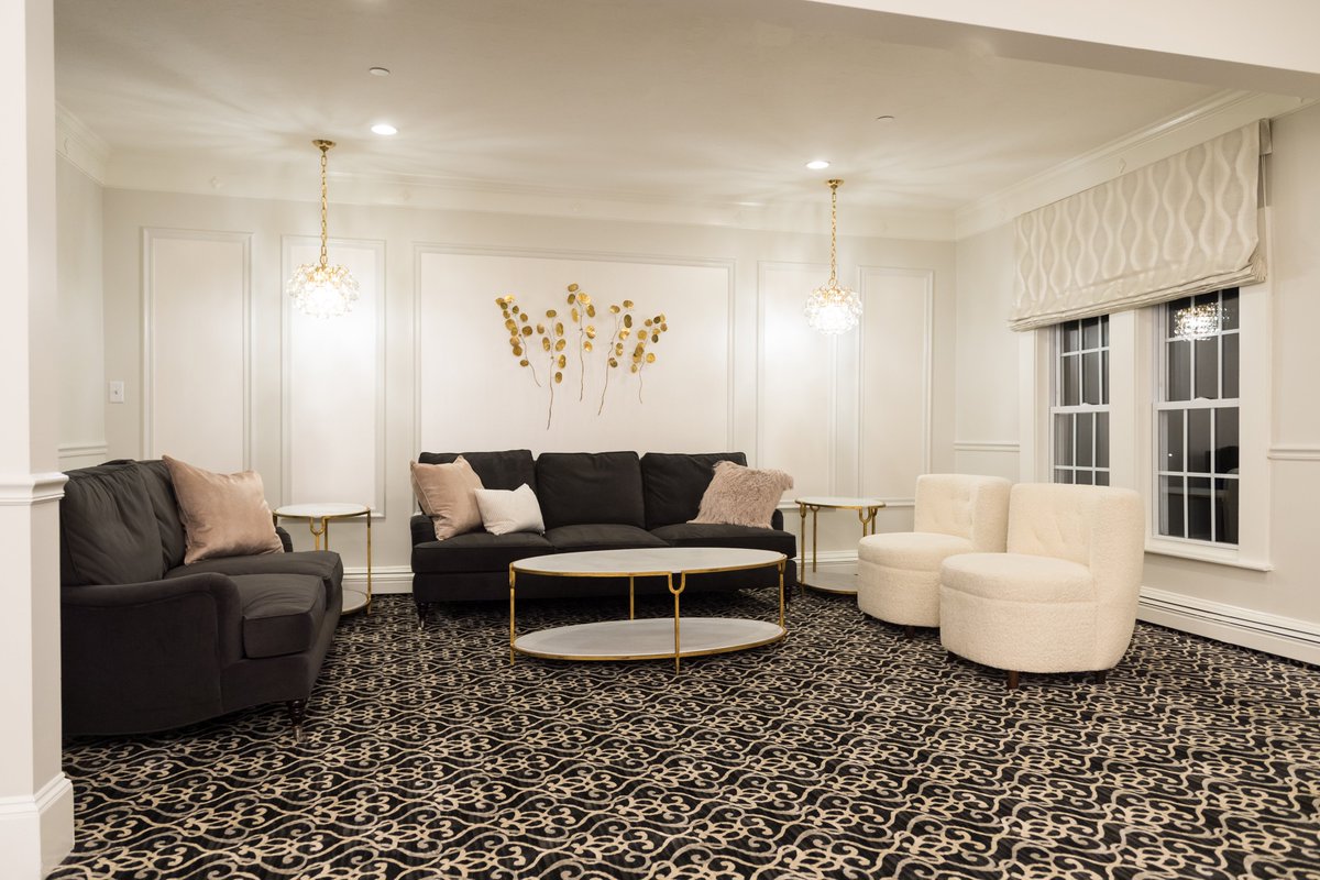 SaphireEventGrp's tweet photo. Don't mind us, we're just falling in love with Saphire Estate's renovated Bridal Suite.🤩Check out the before shot! https://t.co/zCRkcCCVIi