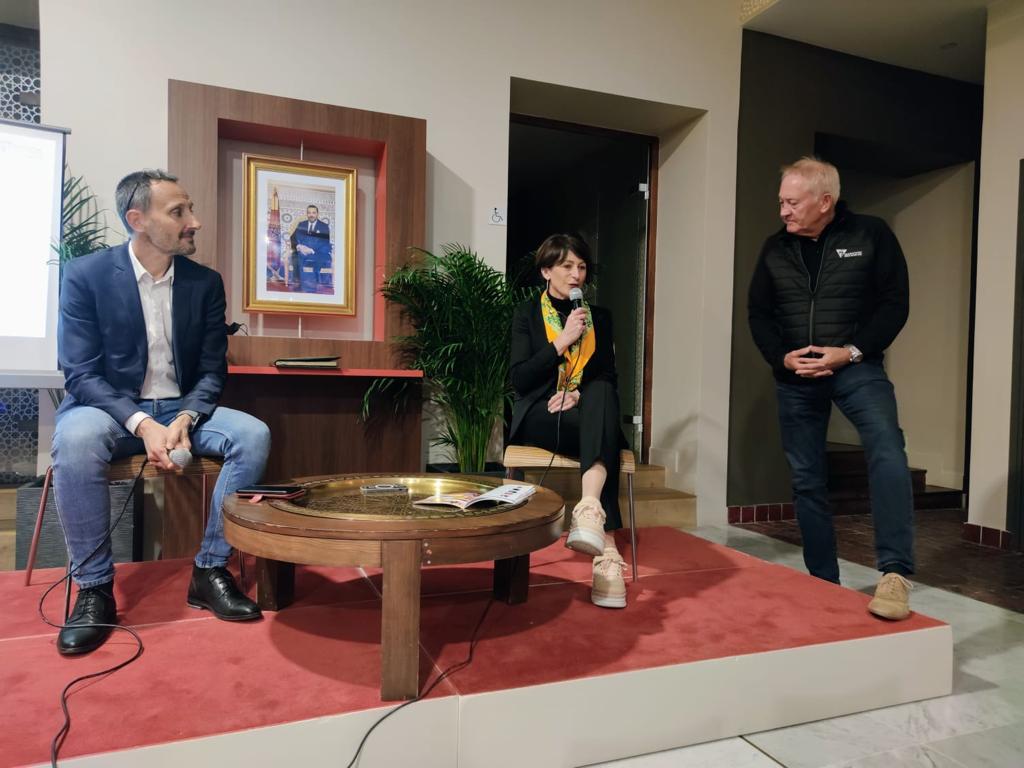 BernasCOM's tweet image. Conférence de presse pour la 36ème édition du Marathon des Sables à l’office du tourisme du Maroc présentée par Patrick Bauer. 🇲🇦

Aux cotés de journalistes et de fameux concurrents du MDS, nous avons eu la chance de gouter à des spécialités marocaines…un délice. 👌