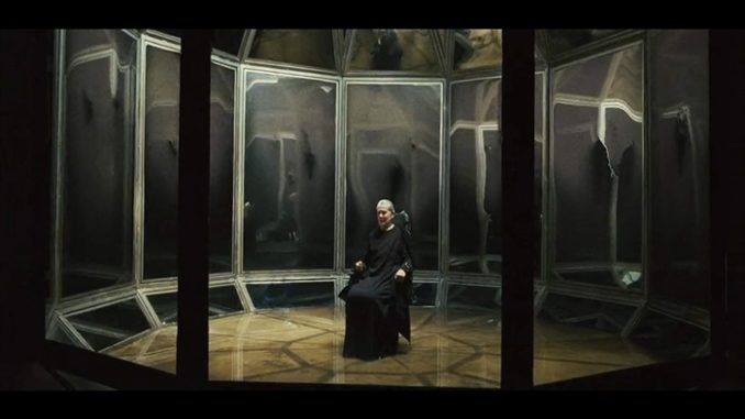 HabisNontonFilm's tweet photo. Baru cobain MIRRORS di Netflix, ternyata bagus!

Penjaga malam di department store yg abis kebakaran dihantui sosok yg ingin keluar dari cermin.

Level seremnya cukup maksimal, misterinya pun memikat dgn efek psikologis yg dialami karakternya. Nonton ini bikin parno sama cermin. https://t.co/kEw29DOLjL