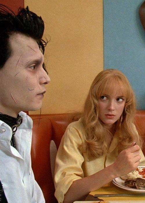 cristiandlapaz's tweet photo. Donde te miren como Kim miraba a Edward Scissorhands ahí es <3 https://t.co/tXgPUFaHOw