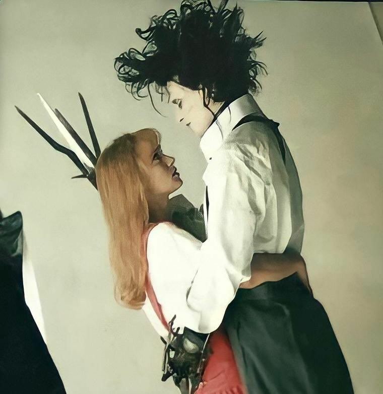 cristiandlapaz's tweet photo. Donde te miren como Kim miraba a Edward Scissorhands ahí es <3 https://t.co/tXgPUFaHOw
