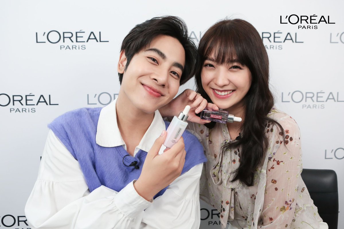 LOrealParisTH's tweet photo. ขอบคุณเพื่อนเรา @wixxiws และ แฝด @Janhae และ แฟนๆทุกคนมากสำหรับวันนี้ค่ะ ❤️✨ ไว้เจอกันใหม่รอบหน้านะคะ 😳 
 #LOrealSkincarexJanMix https://t.co/ZQjcORSRY2