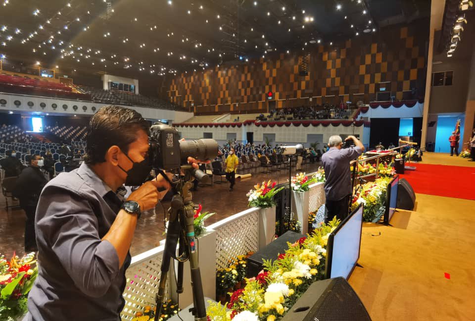 uumnews's tweet image. #uumconvocation #letscountdowntogether