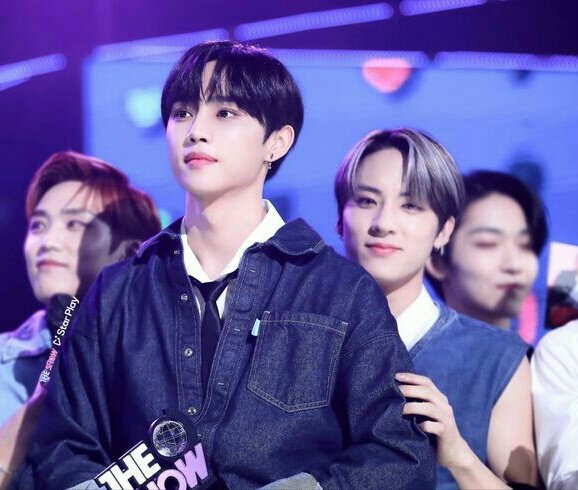 sunricnyukyu's tweet image. sunric with trophies &amp;gt;&amp;gt;&amp;gt;