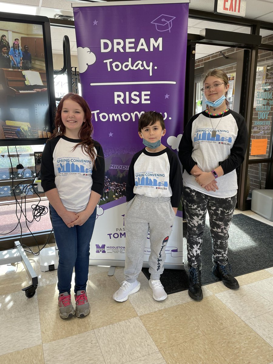 Our Amanda Elementary students are ready to greet our #DPLIS visitors! #MiddieRising