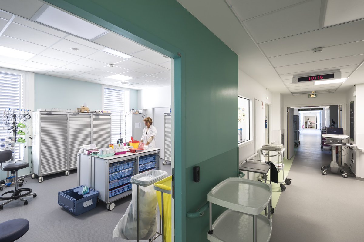 EcophonFR's tweet photo. #AcoustiqueetSanté #Jeudiphoto 
🏥Ouvrez l'oeil ! Le @CHULimoges est équipé des solutions #acoustiques #Ecophon, dédiées aux espaces exigeants : les familles Hygiene ou encore Focus et Advantage ont été choisies par les architectes.
Pour en savoir + : https://t.co/pwDZidZhK6 https://t.co/ZEO3YqJUBA