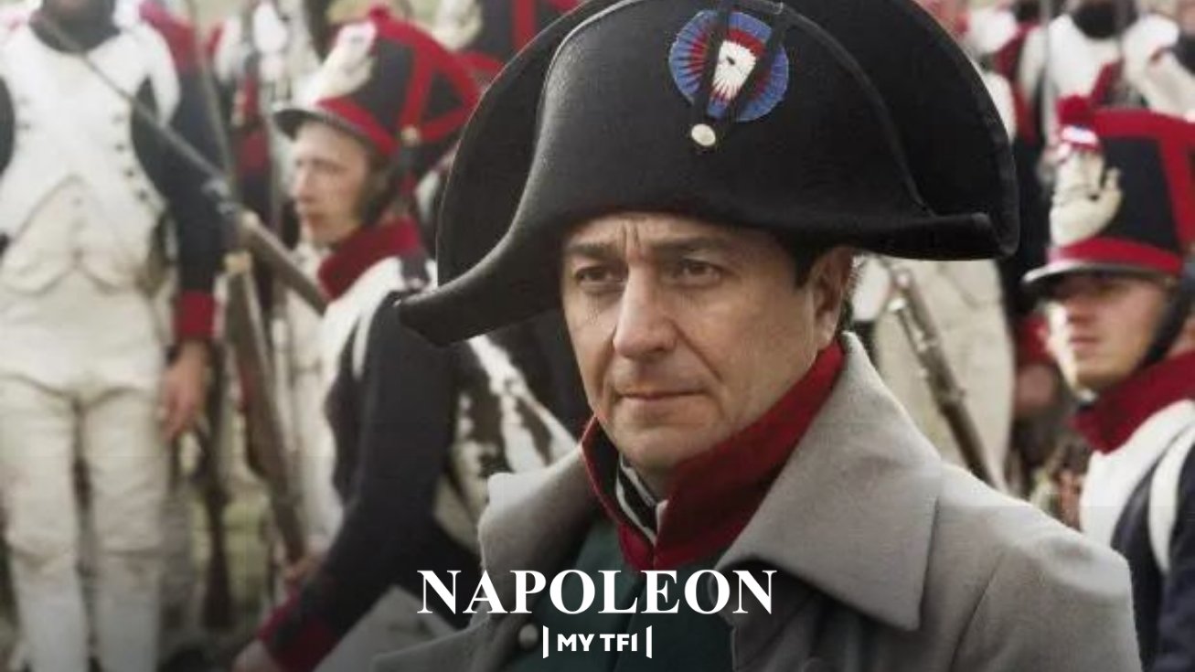 Serie francais. Наполеон Бонапарт Кристиан Клавье. Кристиан Клавье 2002 Наполеон. Наполеон 2002 Ватерлоо.