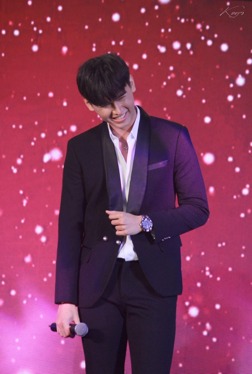 kanyapak_sk's tweet photo. ยิ้มแบบนี้ใครจะไหวอะคุณพชร 💚
#จาพชร #JaPhachara  #JaFirst #teddyJa https://t.co/PcaF7G43to
