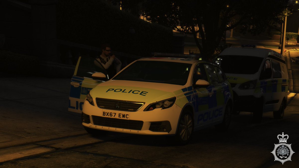 Smudge_58's tweet photo. Last night during a shift with @SouthLondon_RPC myself and the team attended reports of suspects on burglary at a residential property. 🚨🚓

Decent teamwork enabled the prompt arrest of 2x individuals. One including a lock up by me for Sus Burglary! 🚓

#Fictional #FiveM #SLRPC https://t.co/h6FIW6MTWY