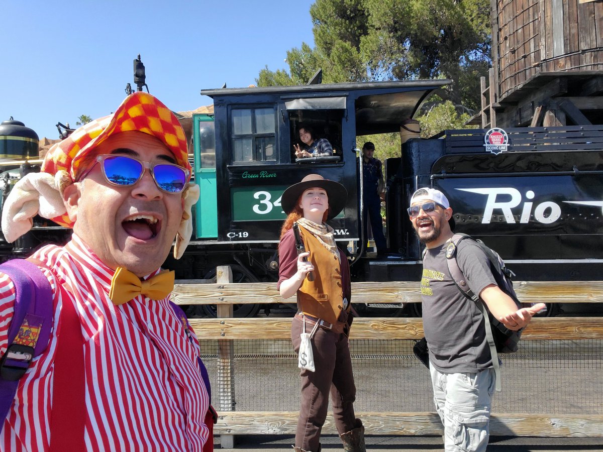 A Coyote, Train Bandit, YouTuber, and a Train Conductor walk into @knotts
#KnottsBoysenberryFestival
🍇🥧🤷‍♂️
#Knotts #KnottsBerryFarm #KnottsBearyTales #KnottsBearyTalesReturnToTheFair #TrioTech #KnottsBounding #Cosplay #CedarFair #KnottsAmbassador #PeanutsCelebration #KnottsHotel