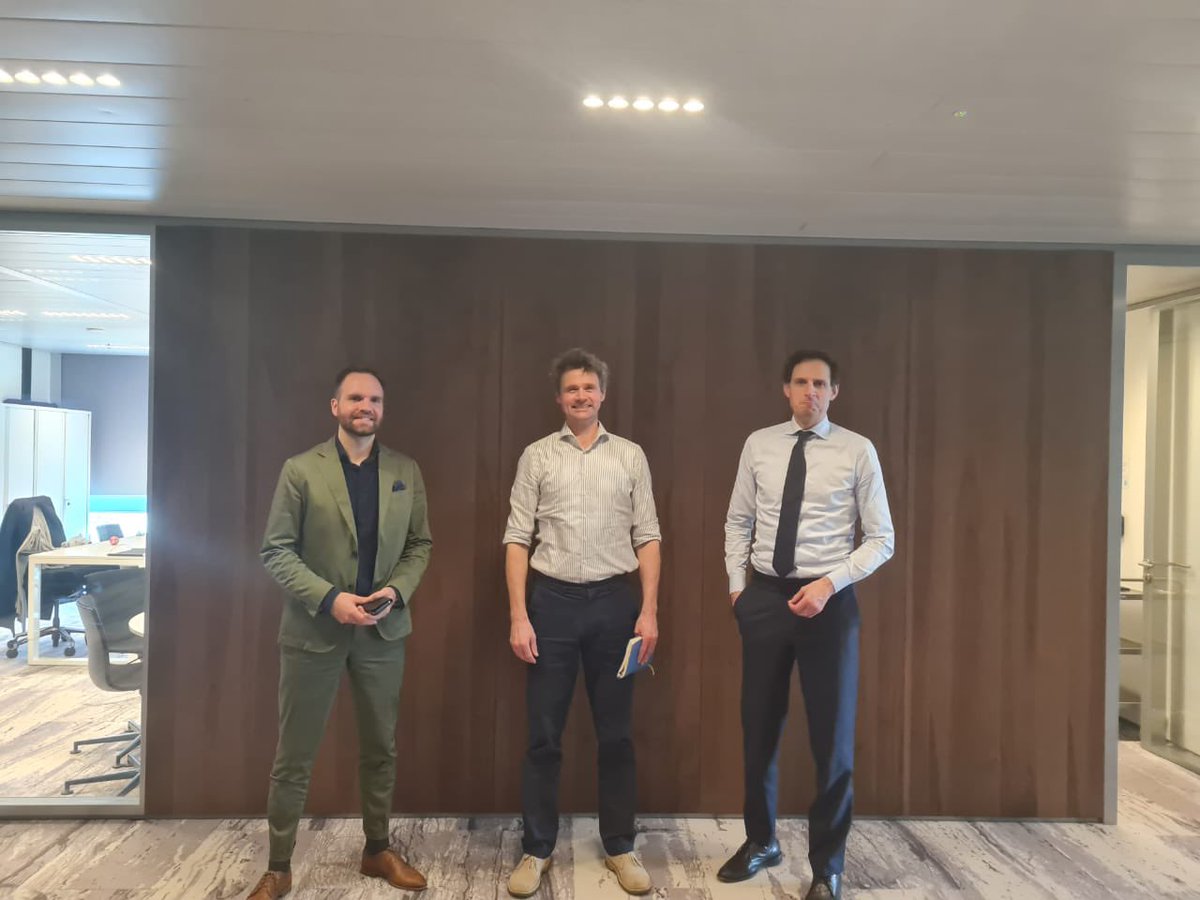 Zojuist goed gesprek gehad met <a href="/DutchFarmerInUA/">A Dutch Farmer In Ukraine || Kees Huizinga</a> die <a href="/WBHoekstra/">Wopke Hoekstra</a>  en mij uitgebreid heeft bijgepraat over de vreselijke situatie in Oekraïne en dreigende gevolgen voor de mondiale voedselzekerheid.

Vorige week schreef ik dit erover 👇🏼

cda.nl/derk-boswijk/o…