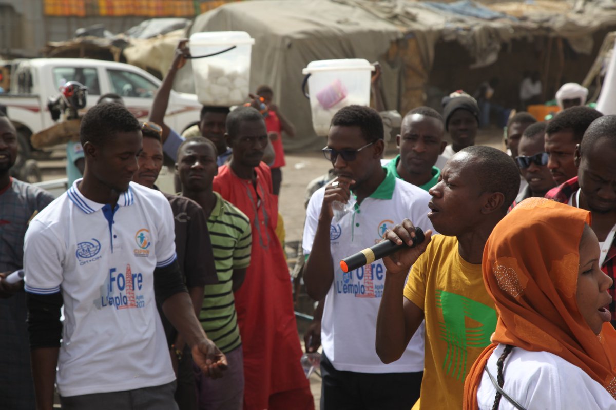Cipmen's tweet image. Allôôô Agadez es -tu prêt? La caravane de la foire de l'emploi 2ème édition a déjà commencé à sillonner la ville en marge de la foire qui se déroulera du 15 au 16 mars prochain à La Maison de la Culture de Laya 
Venez nombreux vivre ces moments inédits! 
#OIM #cipmen #AICS #UNPBF