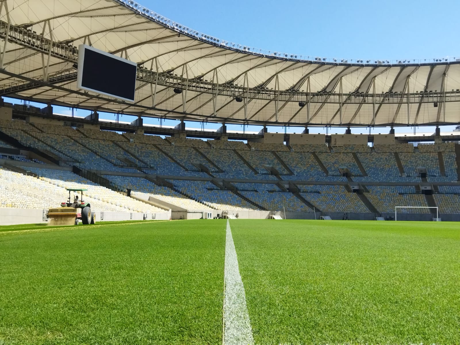 Gabigol se mostra empolgado em postagem sobre a volta do Maracanã