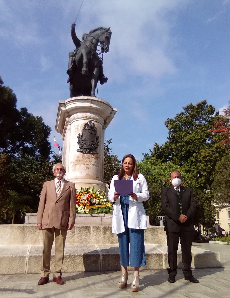 medicos_merida's tweet photo. Hoy en el día del médico, rendimos honor al Libertador Simón Bolivar y a nuestros colegas, que siguen con su vocación al servicio de los merideños.
#colegiodemédicosmérida 
#DiaDelMedicoVenezolano https://t.co/DlEmvV8FVZ