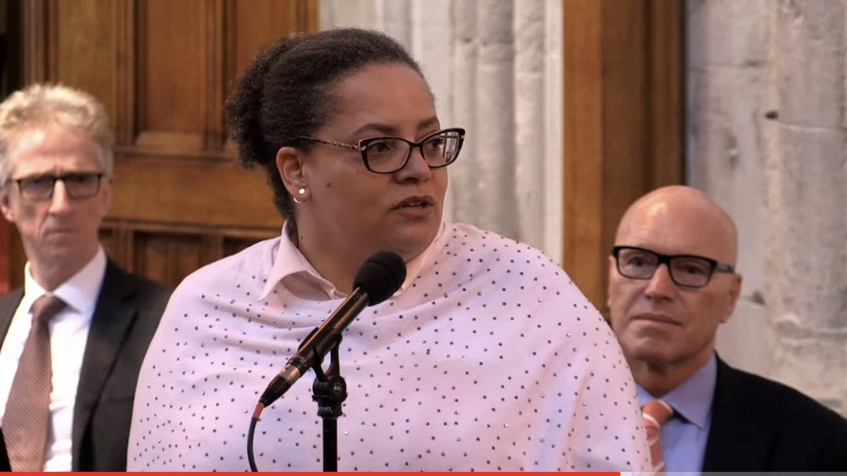 Temple and Farringdon Together’s Caroline Addy and <a href="/edwardlord/">Lord Edward</a> speaking in support of the <a href="/cityoflondon/">City of London</a>’s #StandWithUkraine 🇺🇦 motion at today’s Common Council meeting, which was unanimously carried with an amendment to donate £250,000 to the <a href="/decappeal/">DEC</a>.