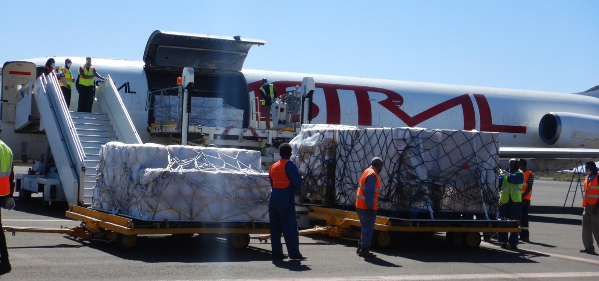 uniceferitrea's tweet photo. More than 1.7 Mn doses of vaccines arrived in Eritrea to protect 100,000 under 1-year children as part of the routine immunization program, thanks to partnership #Gavi, MoH, &amp; #UNICEF ensuring full immunization coverage. #Leavingnoonebehind @stesfamariam @UNinEritrea @MohamedFall https://t.co/Z5TKZ4FDW8