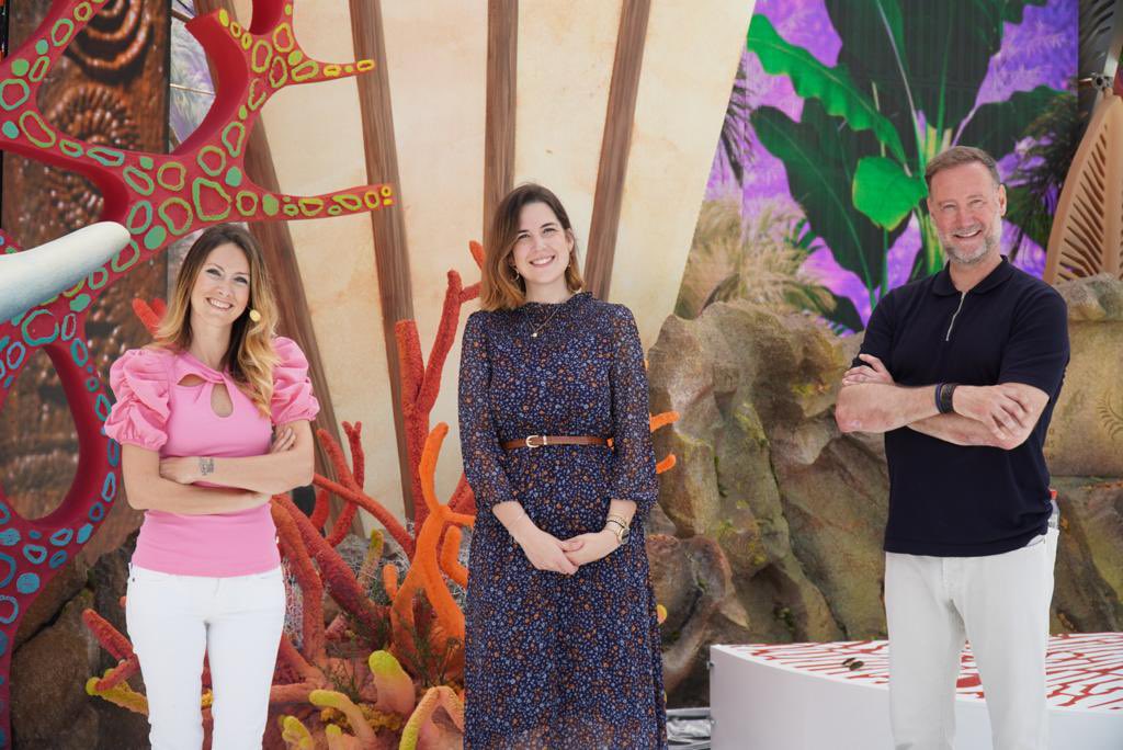 carlacampoamor's tweet photo. 👊🏼 Ayer tuvimos unas jornadas sobre bullying, ciberbullying y tecnoadicciones con dos ponentes espectaculares: Pedro García Aguado y Ana Trabadelo.

📚 Ambos explicaron cómo acabar con esta lacra que está tan presente en las aulas y fuera de ellas. 

#StopBullying https://t.co/cGZI6E3PI2