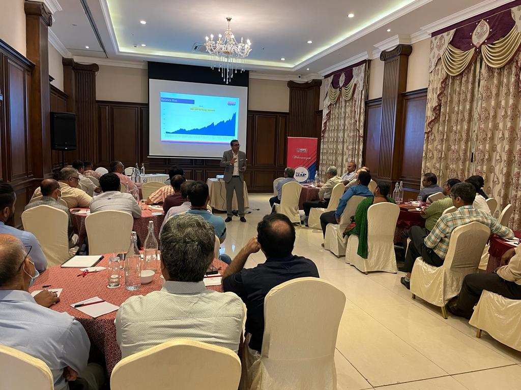 amitgrover2002's tweet photo. Coffee with Bangalore. 

4 sessions with the distributors. 

#AssetAllocation
#PsychologyOfSIP
#BehaviourFinance 
#ThoughtExperiments 

Thankfully markets were up both days nobody came in a bad mood. https://t.co/MvOjMPkjba
