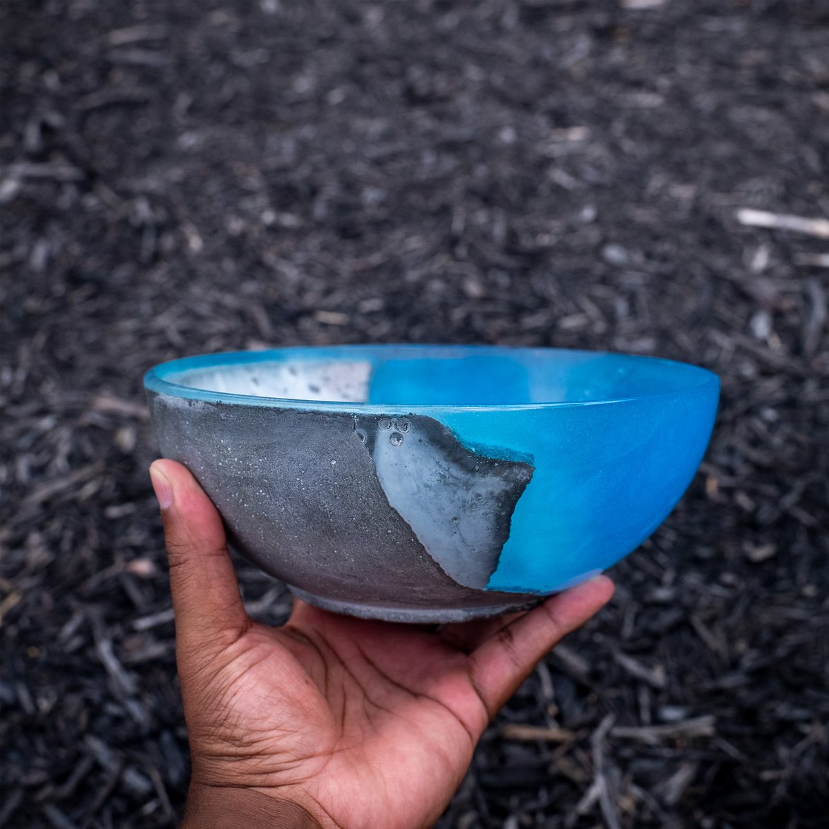 Epoxy resin and cement bowl 
New video: youtu.be/XZRJVcZAyr0