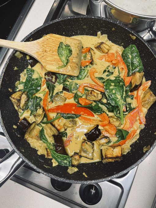 You want me to cook for you (aubergine, red pepper and spinach curry) 😌🙈 https://t.co/Z4B3wG1tbS<a href="/tag/jennyinthekitchen"class="tags"><span>#jennyinthekitchen</span></a>