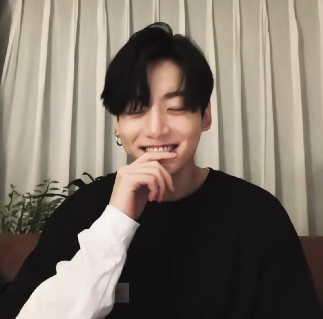 purpleloveplus's tweet photo. [INSTAGRAM]📝

¡Actualización de Jungkook en Instagram!

"Esta publicación desaparecerá".

Link del post: (https://t.co/MwOc0vvRqC)

©JJK_Times | @BTS_twt #BTS https://t.co/WP4IzB98lC