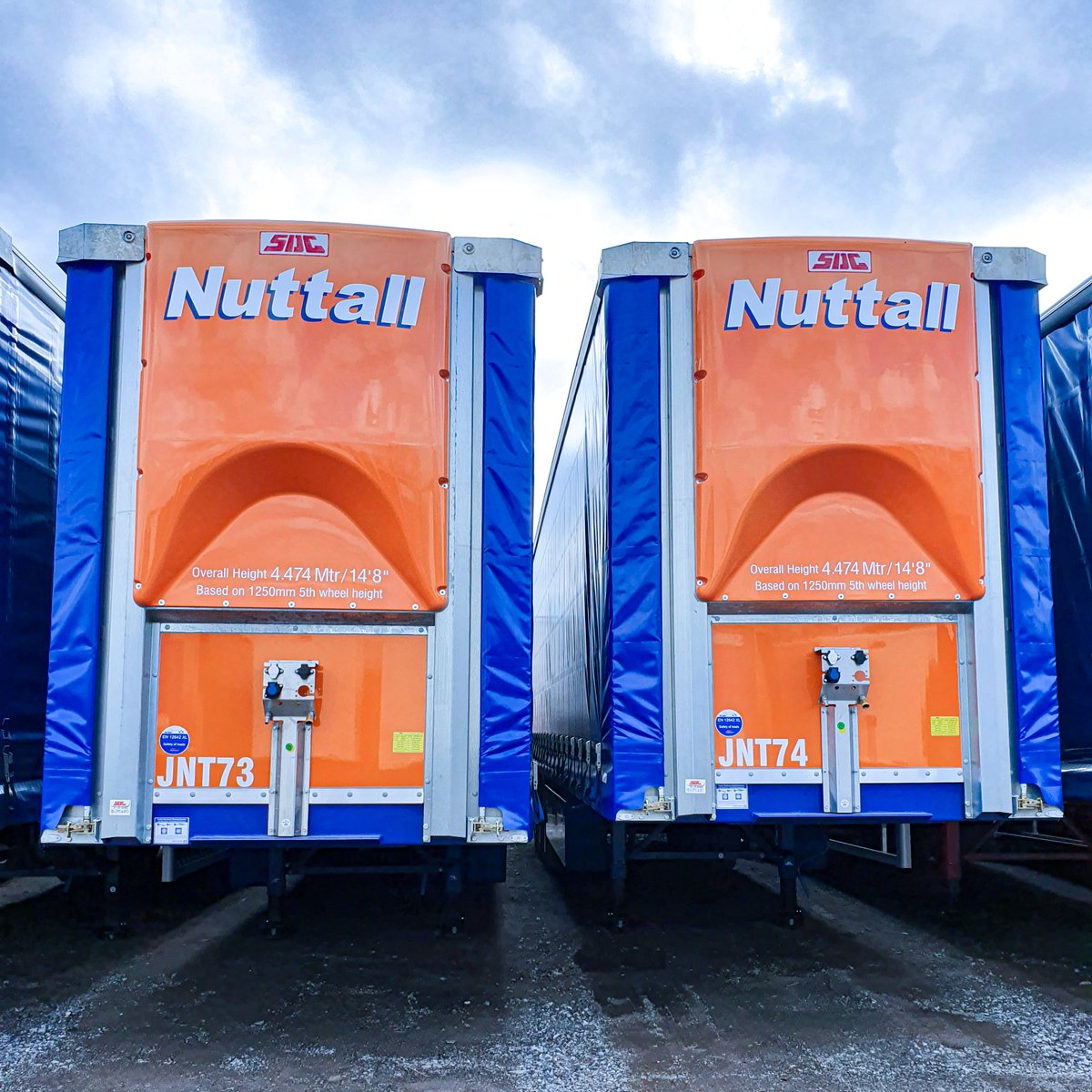 SDCtrailers's tweet photo. James Nuttall (Transport) Ltd has taken delivery of 10 new SDC Freespan Curtainsiders featuring a clear side aperture for efficient loading, EN 12642-XL rating, and robust easy-roll curtain-rail technology.
Congratulations on your new SDC fleet.
#transport #logistics #freespan https://t.co/lxXAFVPoqF