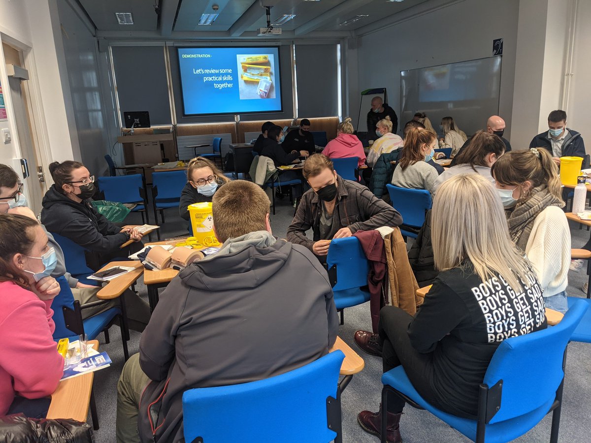 GCUSHLS's tweet image. Those in attendance were then able to expand their knowledge further, through a discussion with agencies around drug use in society and a Q&amp;amp;A with people who have suffered from addiction 🗣️