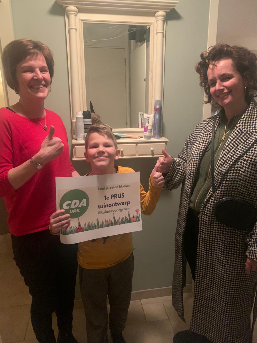 CDAUrk's tweet photo. #Ruimtevoorgroen! Petra Zeeman - Hartman bezorgde deze winnaars van de “Laat je beton bloeien actie” een hele leuke avond. Alle deelnemers hartelijk dank! #gemeenteraadsverkiezingen #gemeenteraadsverkiezingen2022 https://t.co/unIhPLaIlr