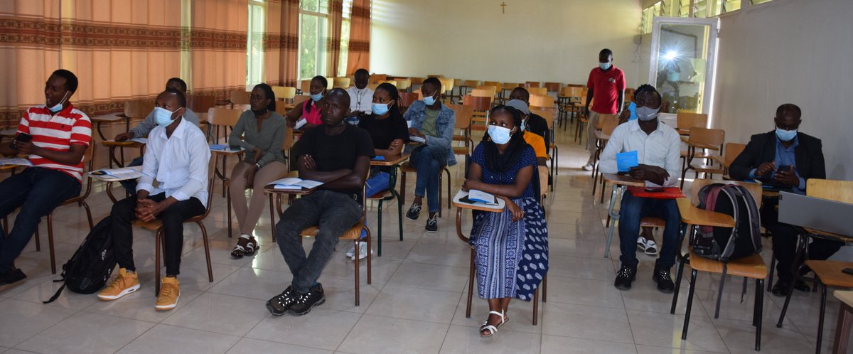 RwandaIndustry's tweet photo. Teams from @RwandaIndustry are touring Universities &amp;IPRCs in an awareness campaign for in-depth explanations &amp; more details to young innovators who would love to apply for upcoming #Innovate4CowBiohackathon.Visit https://t.co/JPlOexObRD for more &amp; to apply. https://t.co/INnMSMTRPO