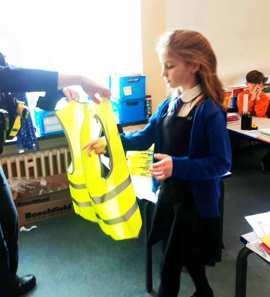 PlymouthVPC's tweet image. Brilliant 👏start to the Mini Police Programme with yr4 @DrakePrimary today 😀 promises made and uniforms proudly worn - thanks to special guests PC Lucie &amp;amp; PC Ross @KCPTPlymouth  #community @MinipoliceR @DCPolVolunteers @DC_Police @SusieCarroll56