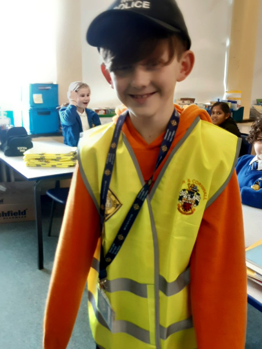 PlymouthVPC's tweet image. Brilliant 👏start to the Mini Police Programme with yr4 @DrakePrimary today 😀 promises made and uniforms proudly worn - thanks to special guests PC Lucie &amp;amp; PC Ross @KCPTPlymouth  #community @MinipoliceR @DCPolVolunteers @DC_Police @SusieCarroll56