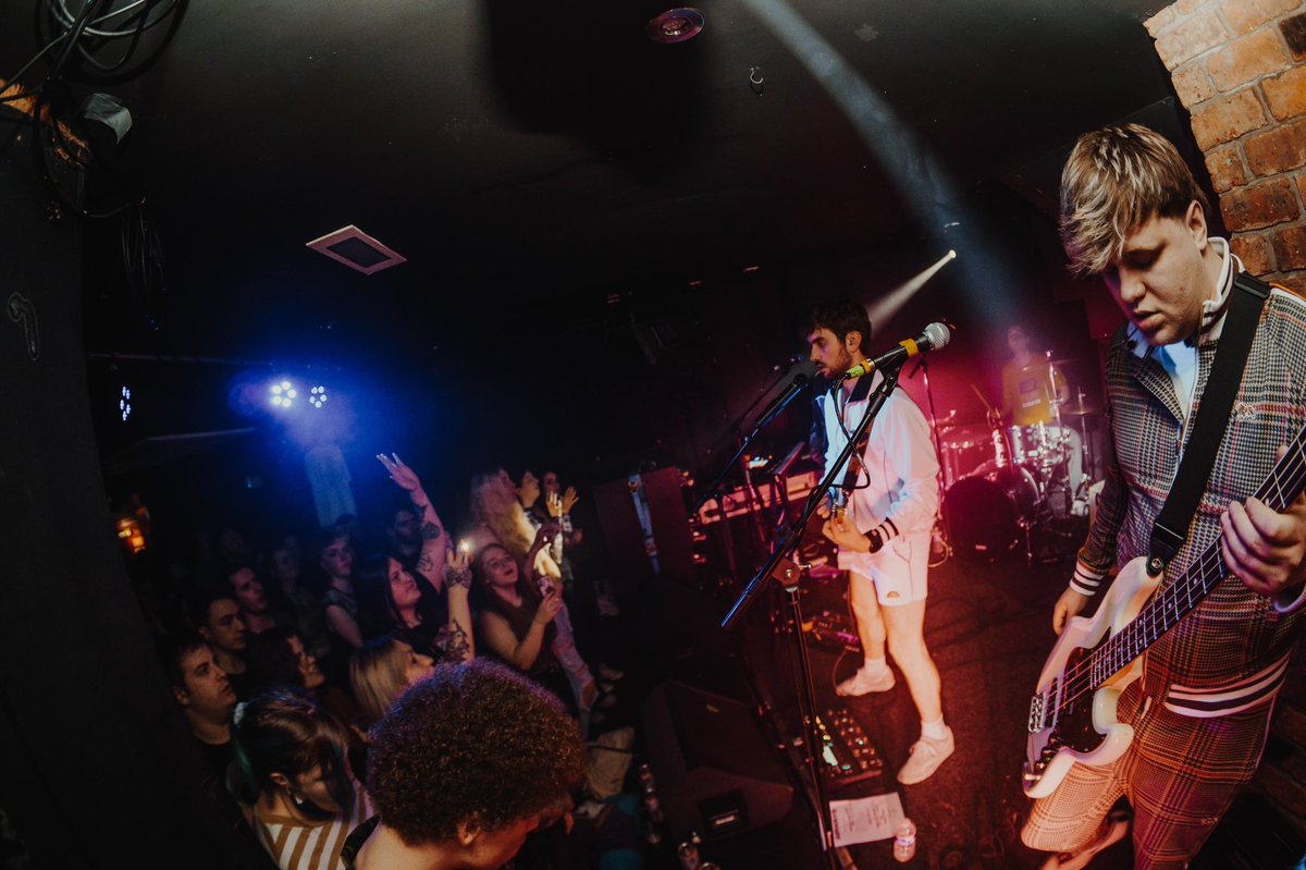 SOLD OUT in Glasgow. - We’re back in Birmingham tonight for Jamie’s hometown show and more importantly… It’s Harris’ birthday. 30 years bad luck for everybody if he doesn’t have a drink in his hand at all times. 

📸 @harrists1 (birthday boy)