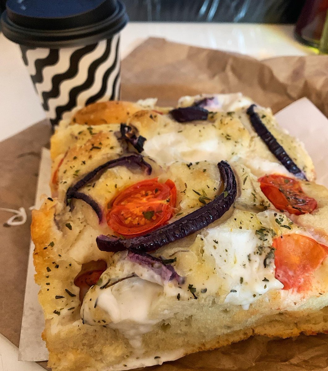 coolasmedia's tweet photo. Can we just appreciate how amazing the focaccia from The Bakery Bar is? Now available from Social Coffee Club on Welford Road. 

🐶 Frank’s already a fan! 10% off when you go in with your dog. They get a dog treat too.

#leicester #clarendonpark #leicesterfood https://t.co/vJI16x33KC