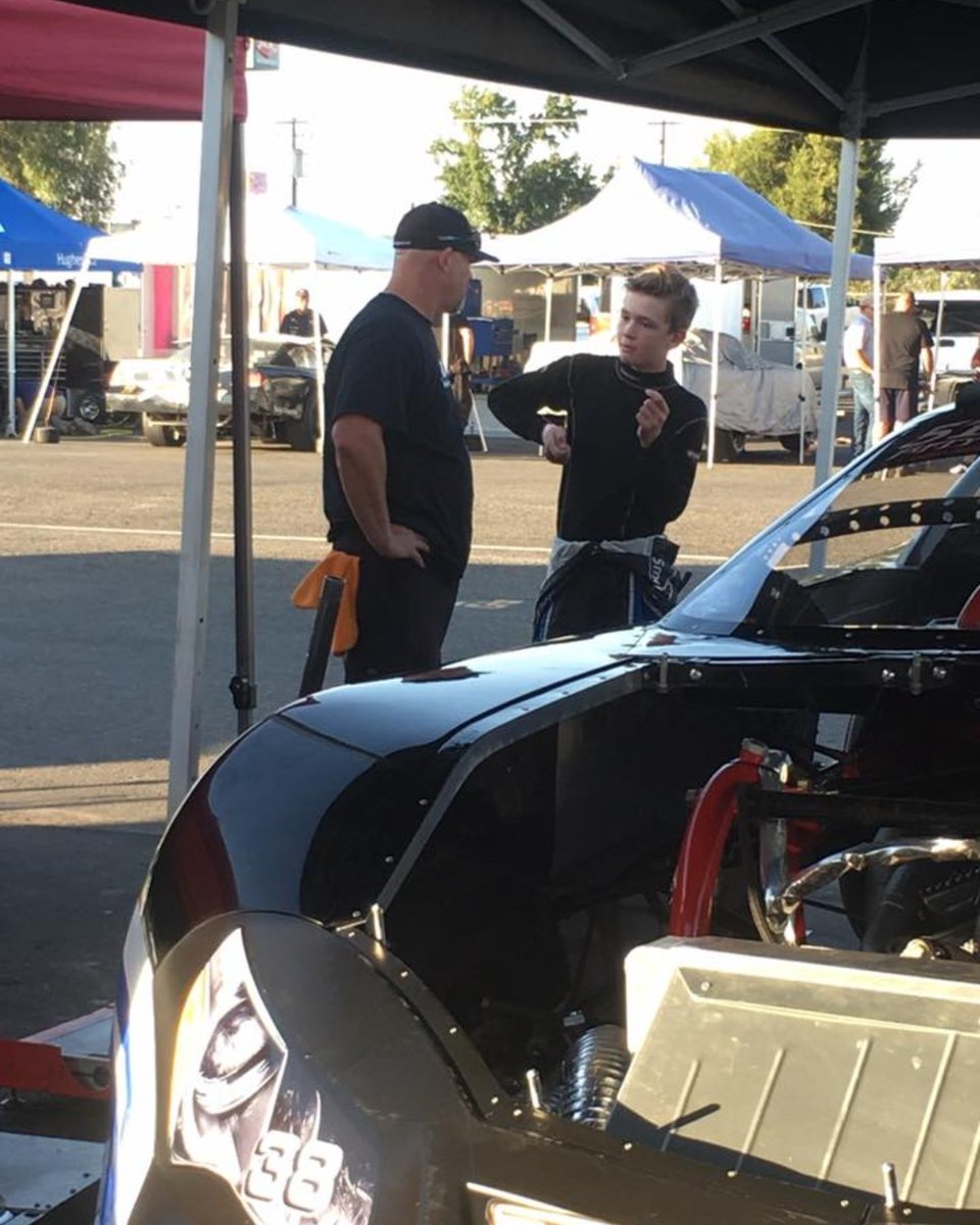 Dialing in the car with Jr. Late Model Crew Chief Dave McGuiness.
#throwback #tbt #throwbackthursday