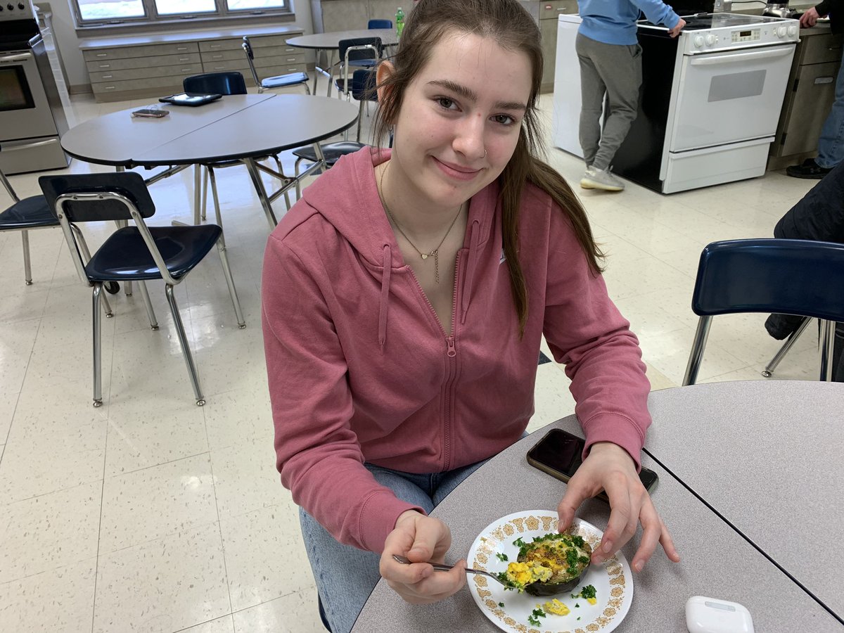 mrsgfacs's tweet photo. Food prep learned all about eggs this week! #cloudeggs #avocadoeggs #crepes https://t.co/Yc2CyWYtCQ