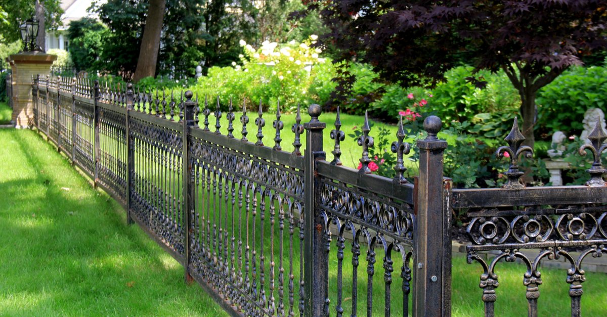 bobbycato's tweet photo. Determining property lines can provide you with information for needed legal changes to your home and backyard.

Bobby Cato
Realtor®, GREEN®
Licensed in DC, MD &amp; VA
RLAH Real Estate
cell: 202.643.7750
office: 202.518.8781
web: ww... https://t.co/yvbBwoeZul https://t.co/kprdJCSTFs