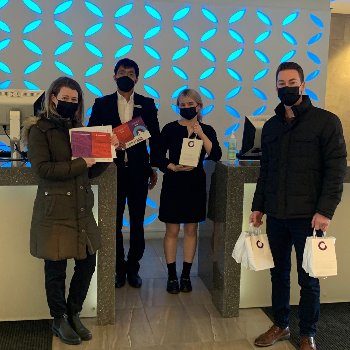 EventsEastCA's tweet photo. We're thrilled to celebrate that events are back, so we paid our neighbours a visit w/ some fresh baked cookies from our kitchen & a list of upcoming events at Scotiabank Centre & the Halifax Convention Centre. Thanks for being great neighbours! #ComeTogetherNS #EventsAreBack https://t.co/JFtvPc3leU
