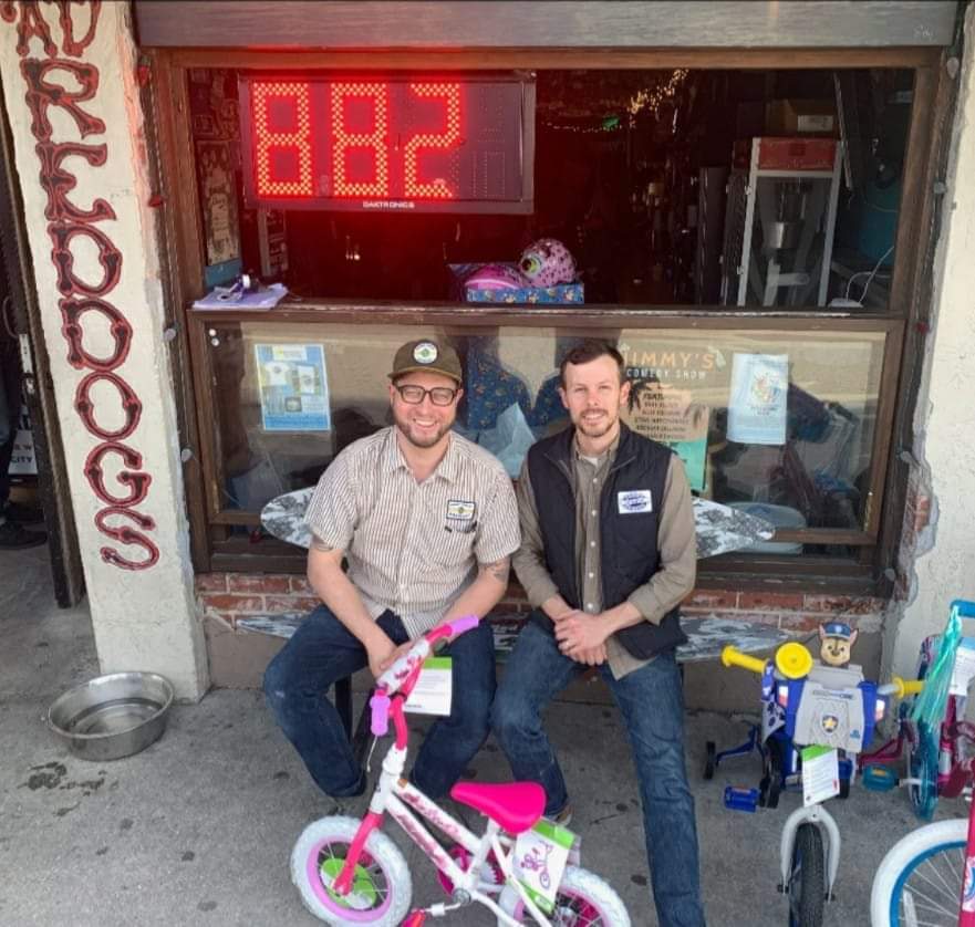 FrontStreetBrew's tweet image. Shout out to @jimmyswb for being such an amazing part of our community! #bestbarjimmys