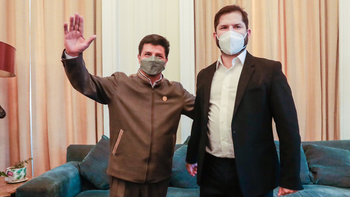PedroCastilloTe's tweet photo. Querido @gabrielboric, que esta nueva etapa en Chile consolide los esfuerzos de integración que debe primar entre nuestros pueblos hermanos. La población espera grandes reformas sociales de la mano con inversiones sostenibles. Hagamos realidad el desarrollo de la patria grande. https://t.co/3M68bst1Ro