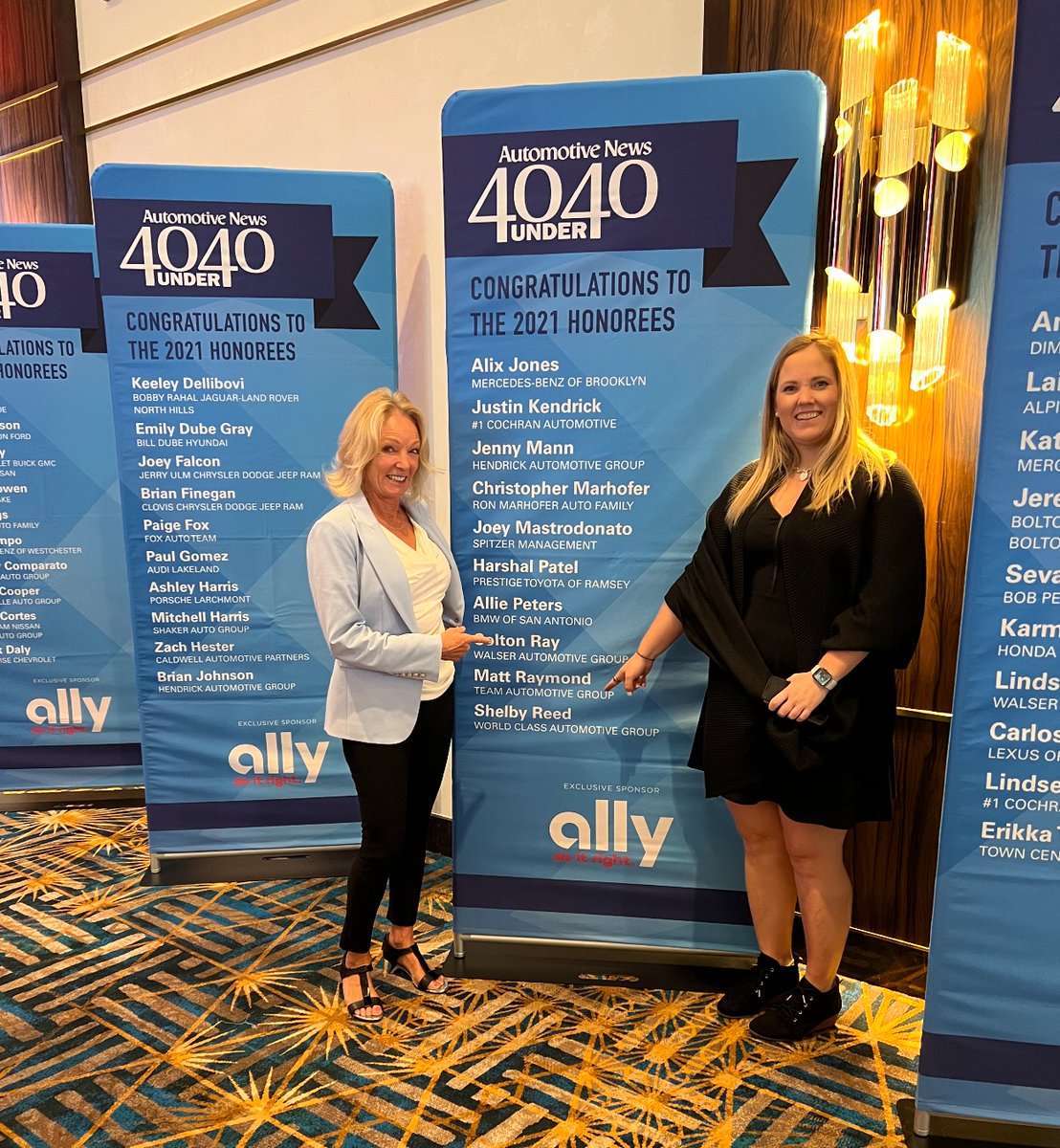 Reedhasit's tweet photo. During #NADA, @AutomotiveNews honored the recent #40Under40, including Shelby Reed, President of World Class Automotive Group, with Sherry Reed at an honoree display. Annually, the magazine recognizes 40 high achievers under 40 who display exceptional leadership skills. https://t.co/ymZg6RSYkb